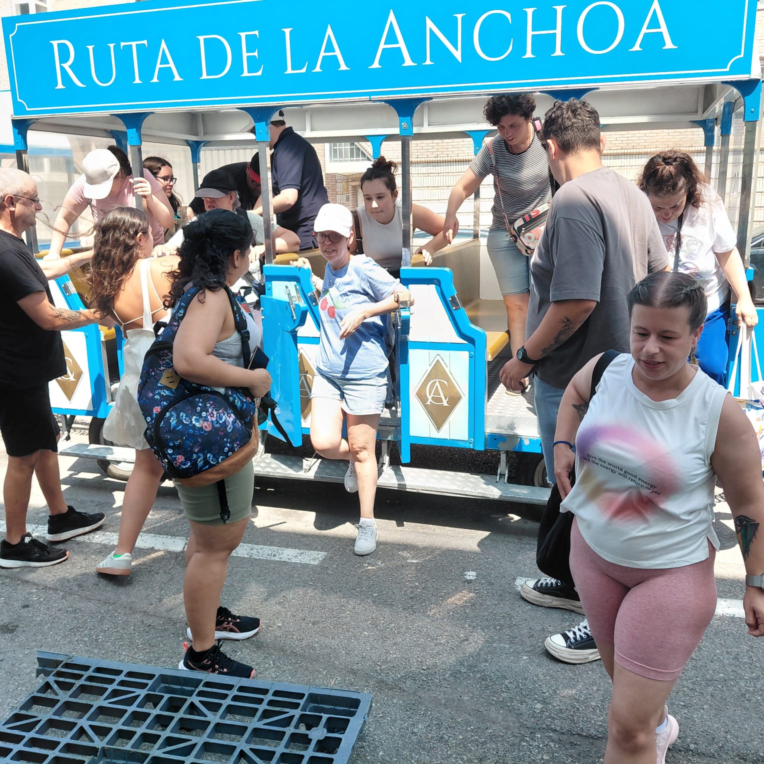 Perseguimos la diversión e inclusion de las personas  con discapacidad intelectual, a través de nuestros programas de Salidas Urbanas)